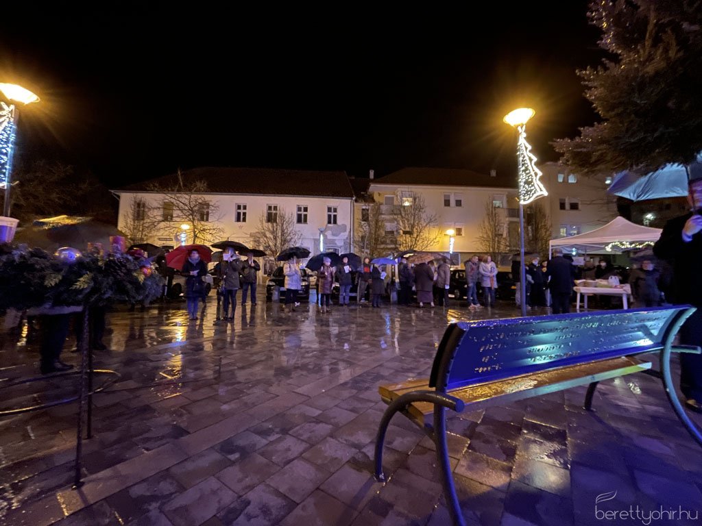 Betlehemi szárnyas oltárt nyitottunk 18